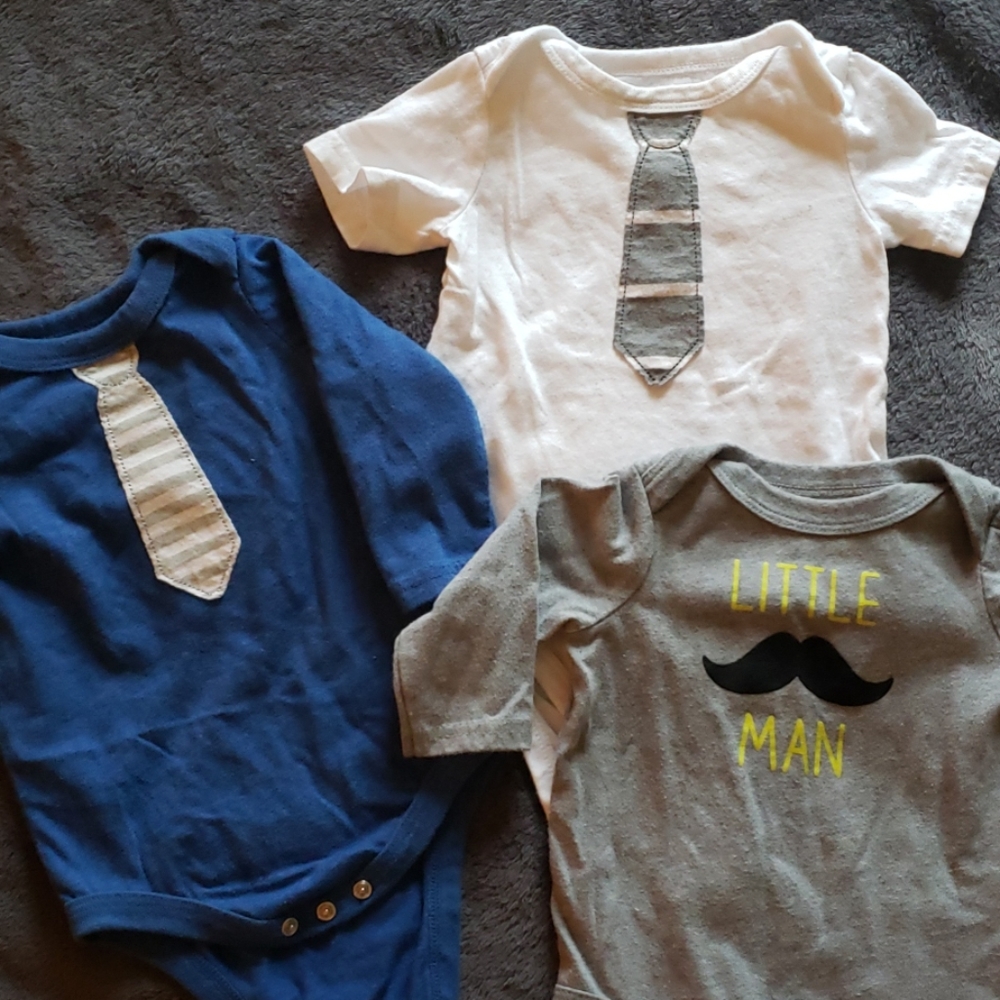 'Necktie' onesies